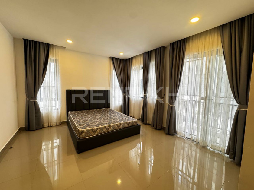 Twin Villa for Rent at Borey Chip Mong Land 598