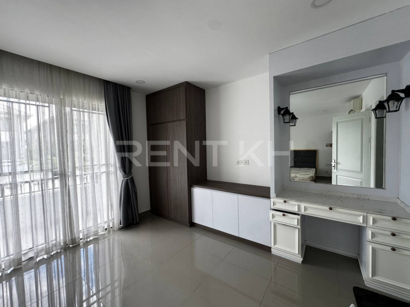 Twin Villa for Rent at Borey Chip Mong Land 598