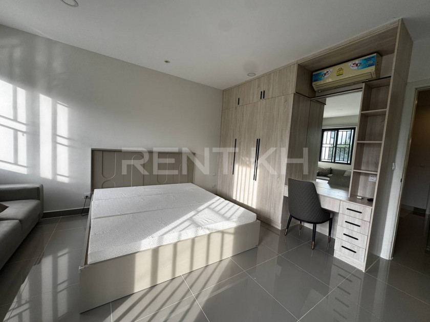 Twin Villa for Rent at Borey Chip Mong Land 598
