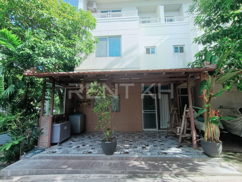 Link Villa for Rent at Borey Kamko City