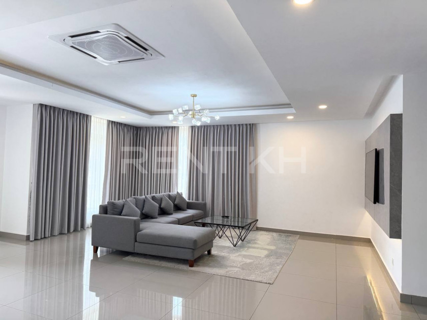 Single Villa for Rent at Borey Chip Mong