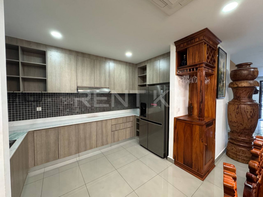 Single Villa for Rent at Borey Chip Mong Land 598