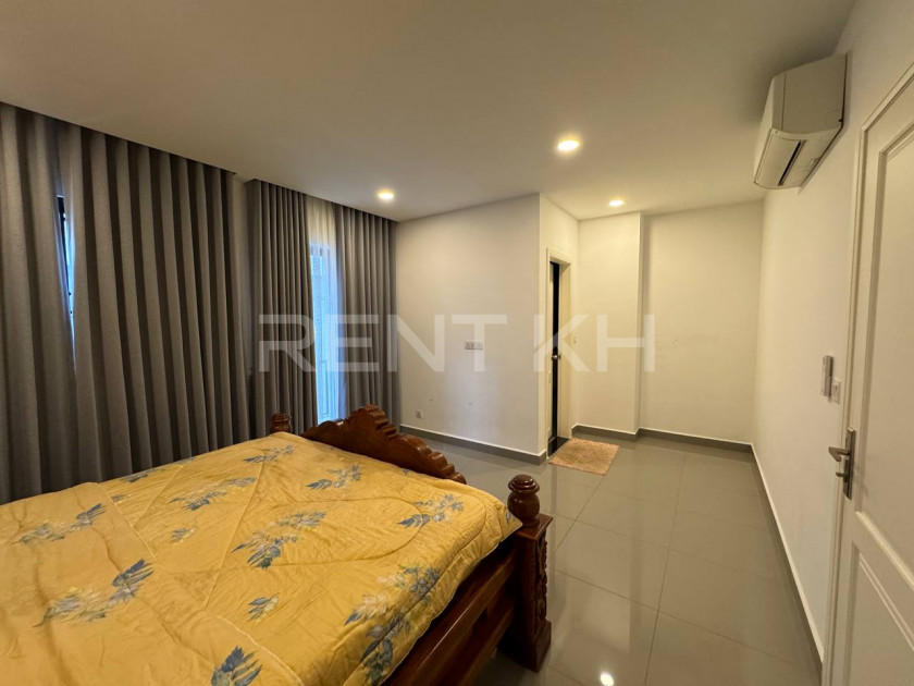Single Villa for Rent at Borey Chip Mong Land 598