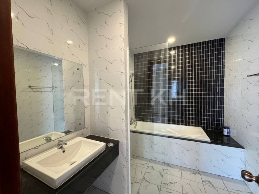 Twin Villa for Rent at Borey Phnom Penh Thmey (Diamond Park)