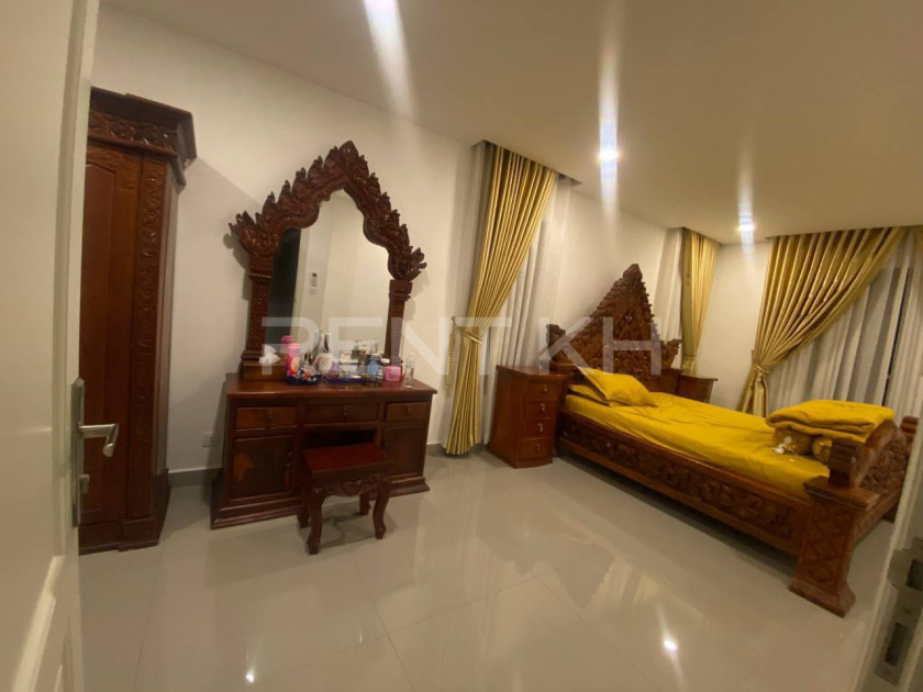 Single Villa for Rent at Borey Chip Mong Land 598