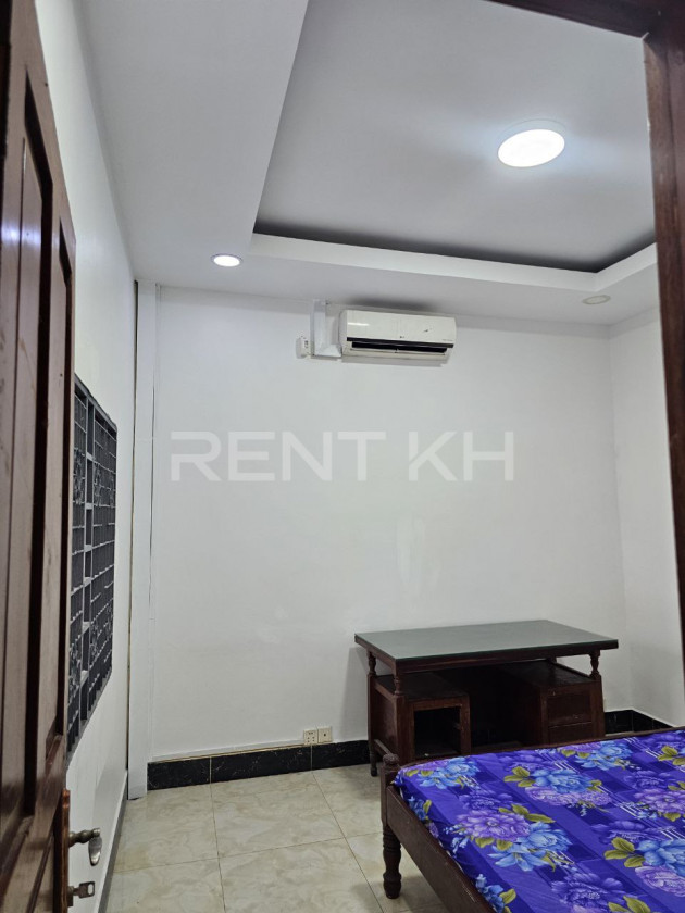 Shophouse for Rent near Moha Montrei Pagoda , bkk2