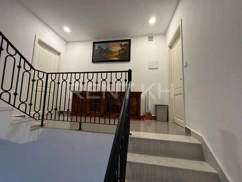 Single Villa for Rent at Borey Chip Mong Land 598