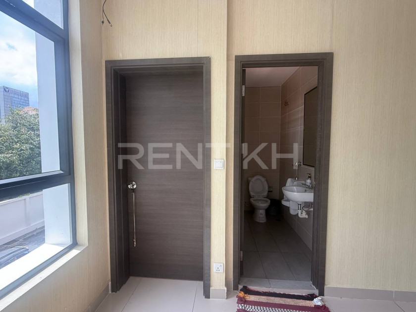 Office Space For Rent at Sangkat Boengkak
