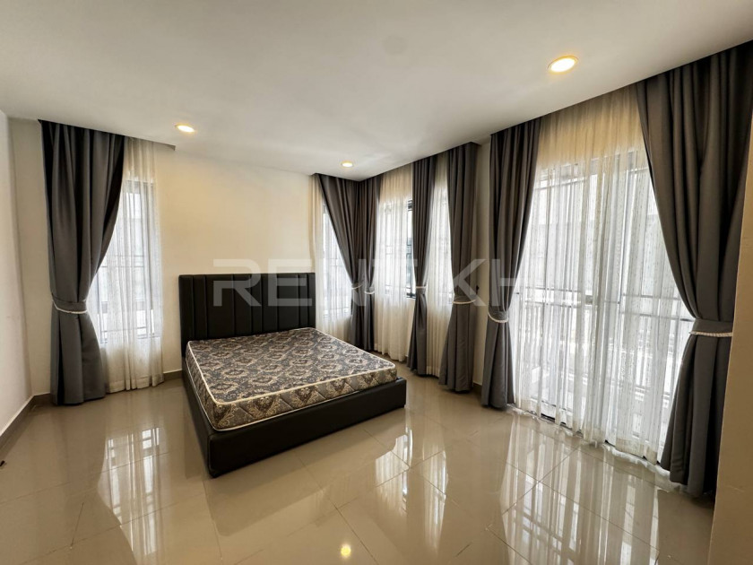 Twin Villa for Rent at Borey Chip Mong Land 598