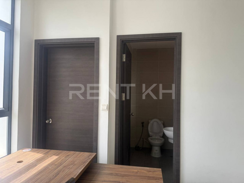 Office Space For Rent at Sangkat Boengkak