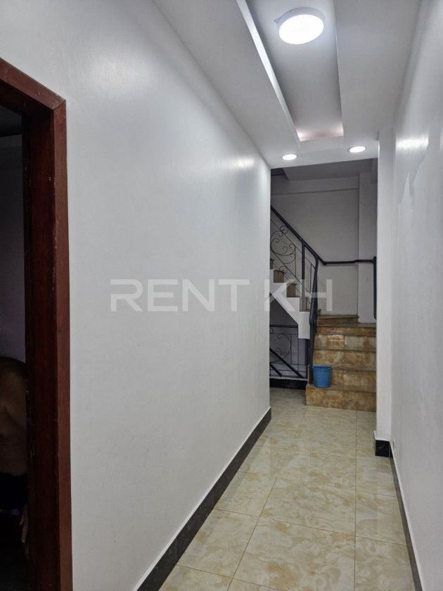 Shophouse for Rent near Moha Montrei Pagoda , bkk2