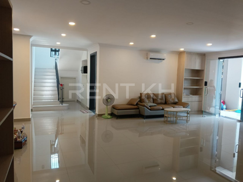 Single Villa for Rent at Borey Chip Mong Land 598