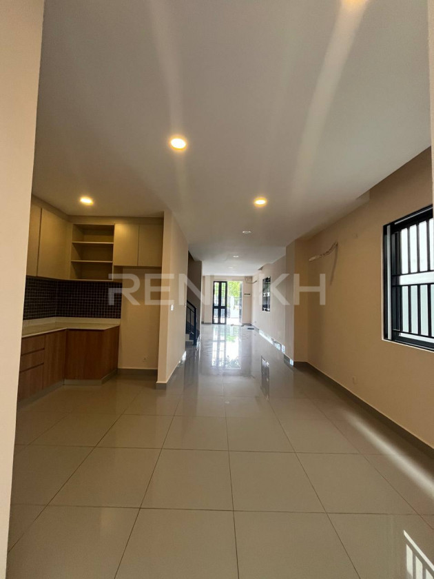 Link Villa for Rent at Borey Chip Mong Land 598