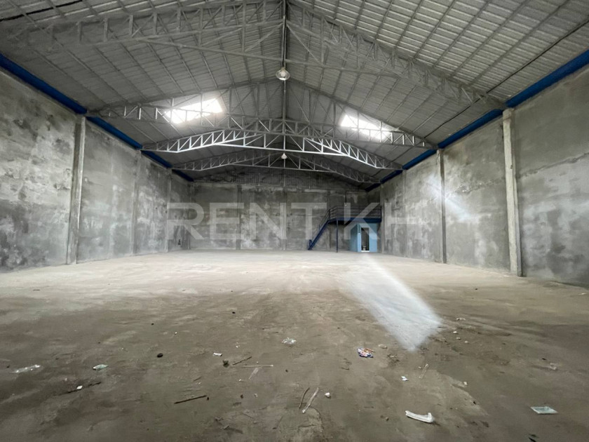 Warehouse for Rent at Khan Pursenchey