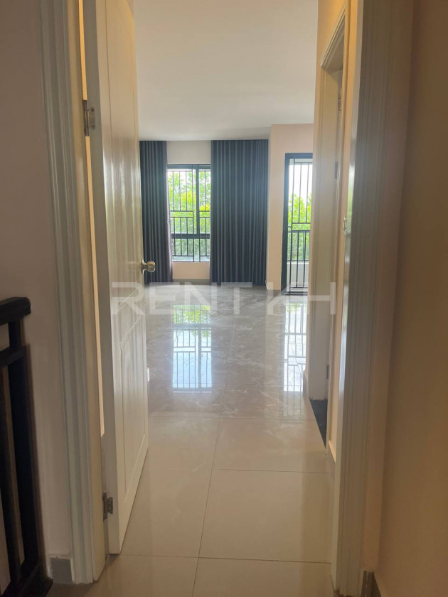Link Villa for Rent at Borey Chip Mong Land 598