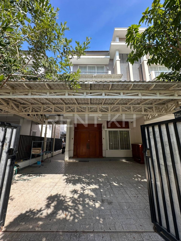 Twin Villa for Rent at Borey Peng Huoth The Star Emerald