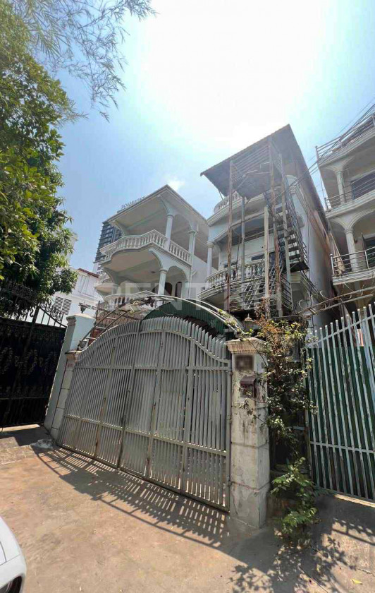 House for Rent near The Royal School of Administration,  Tonle Basak