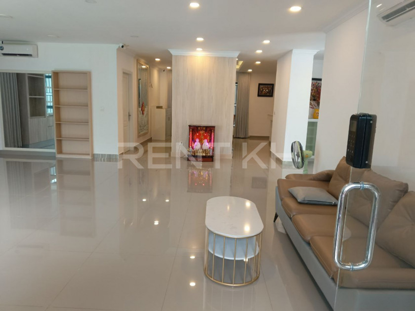 Single Villa for Rent at Borey Chip Mong Land 598