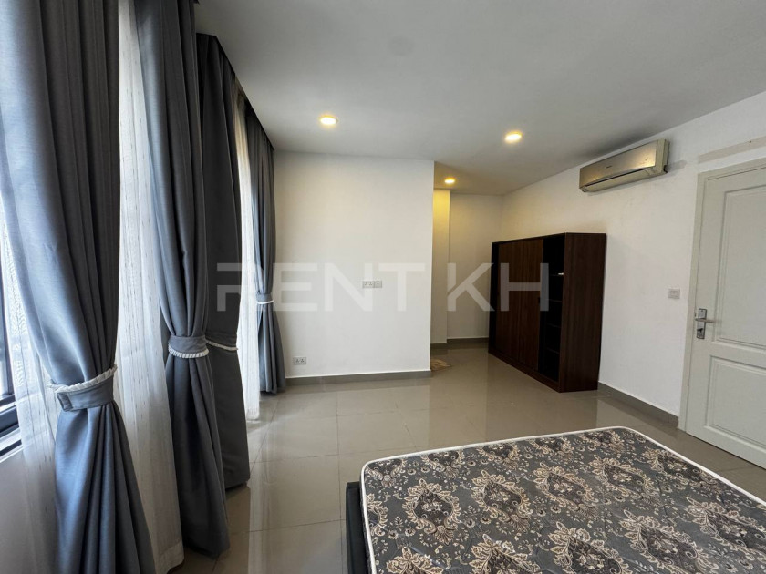 Twin Villa for Rent at Borey Chip Mong Land 598