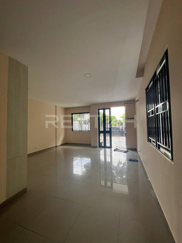 Link Villa for Rent at Borey Chip Mong Land 598