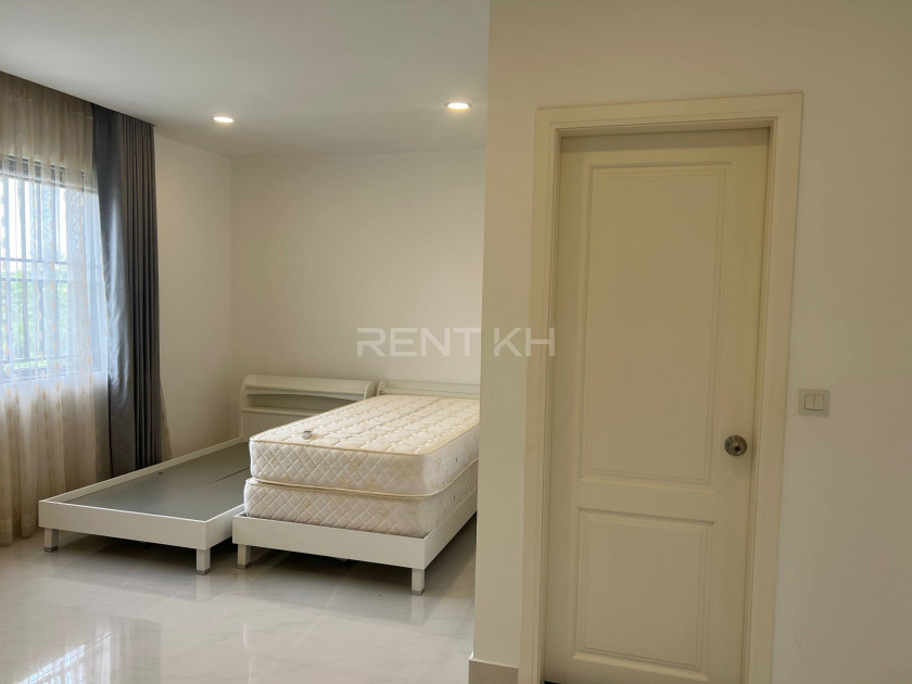 Single Villa for Rent at Borey Chip Mong  Land 598