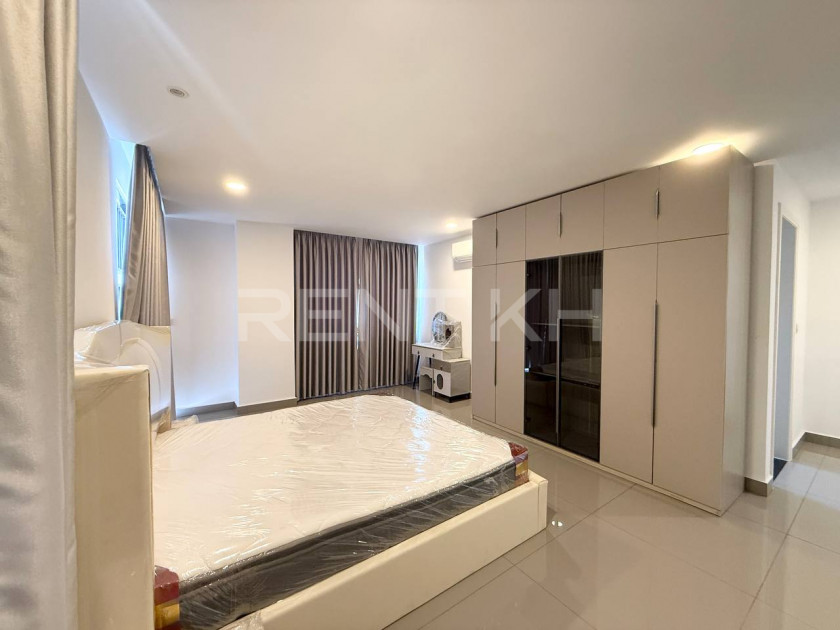 Single Villa for Rent at Borey Chip Mong