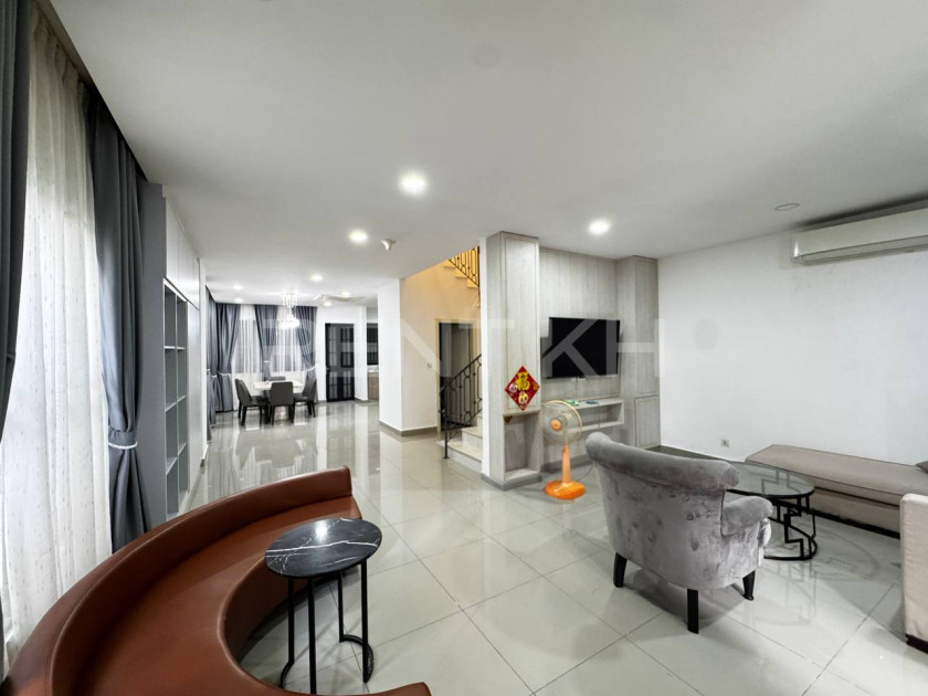 Twin Villa for Rent at Borey Chip Mong Land 598