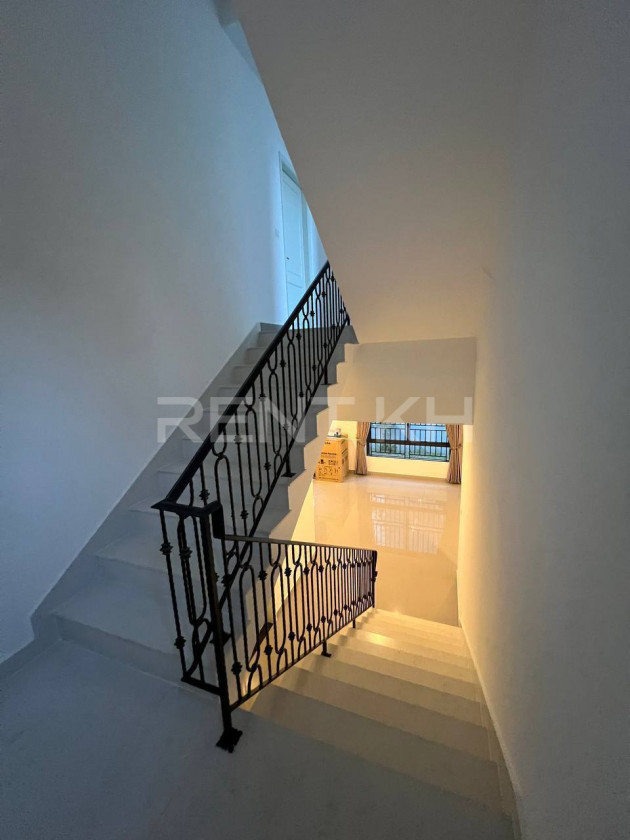 Single Villa for Rent at Borey Chip Mong Land 598
