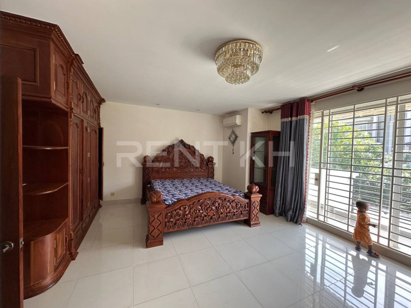 Twin Villa for Rent at Borey Peng Huoth The Star Emerald