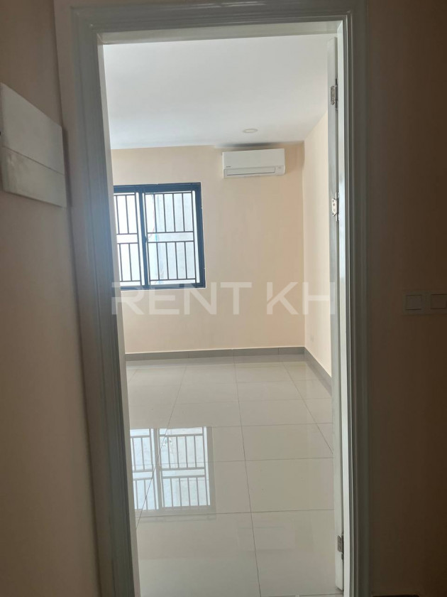 Link Villa for Rent at Borey Chip Mong Land 598