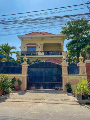 Villa Near Toul Kork Market Villa in Phnom Penh Capital