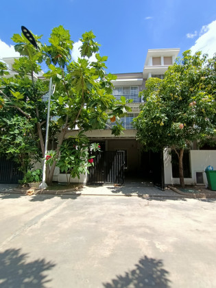 Twin Villa at Borey Peng Houth The Star Emerald Villa in Phnom Penh Capital