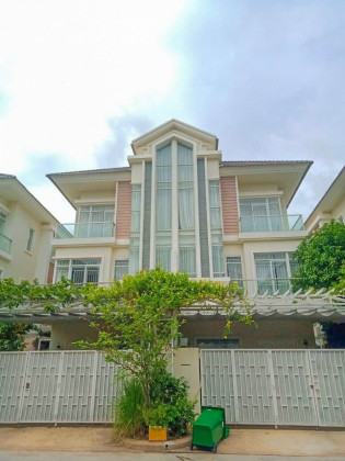 ផ្ទះវិឡានៅជីបម៉ុង Villa in Phnom Penh Capital