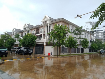 ផ្ទះវីឡានៅបុរីប៉េងហួត 60m Villa in Phnom Penh Capital