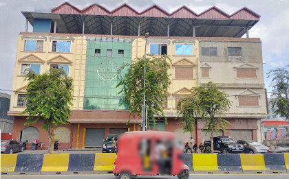 C-118-COMMERCIAL BUILDING ALONG MONIVONG BLVD. Building in Phnom Penh Capital