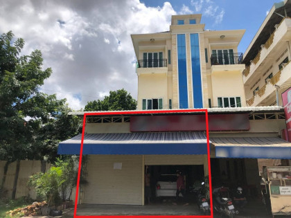 ផ្ទះល្វែងនៅជ្រោយចង្វារ Flat in Phnom Penh