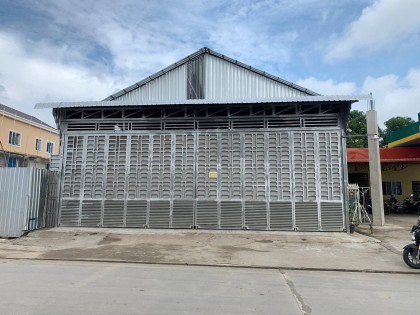 ឃ្លាំងនៅច្រាំងចំរេះ​ ១ Warehouse in Phnom Penh Capital