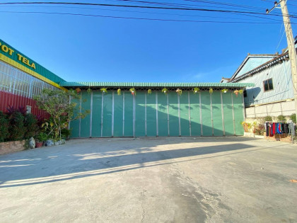 ឃ្លាំងនៅព្រែកព្នៅ Warehouse in Phnom Penh Capital