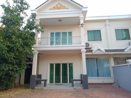 ផ្ទះវីឡាកូនកាត់នៅសែនសុខ Villa in Phnom Penh Capital