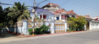 វីឡានៅអូរបែកក្អម Villa in Phnom Penh Capital