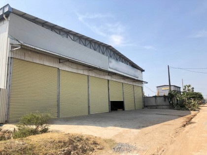 ឃ្លាំងនៅសែនសុខ Warehouse in Phnom Penh Capital