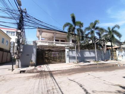 Villa Corner At Boeng Trabaek Villa in Phnom Penh Capital