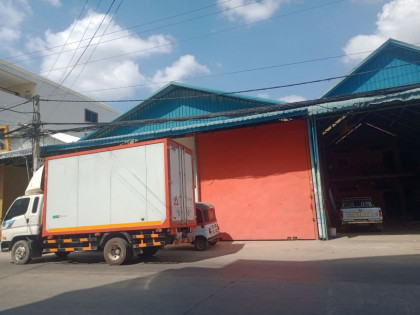 ឃ្លាំងនៅជិតផ្លូវសឡា Warehouse in Phnom Penh Capital