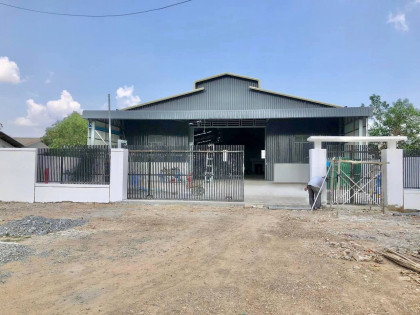 ឃ្លាំងនៅឃ្មួញ Warehouse in Phnom Penh Capital