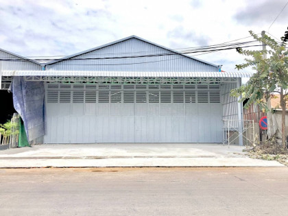 ឃ្លាំងនៅសែនសុខ Warehouse in Phnom Penh Capital