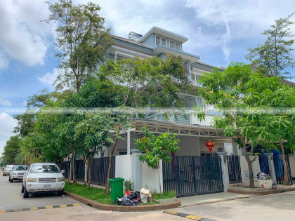 Twin Villa In Borey Peng Hout 598 Villa in Phnom Penh Capital