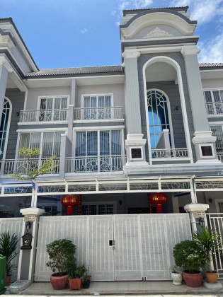 វីឡាភ្លោះនៅបុរីឡុងនី Villa in Phnom Penh Capital