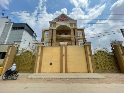 ផ្ទះវីឡានៅភ្នំពេញថ្មី Villa in Phnom Penh Capital