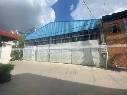 ឃ្លាំងនៅទឹកថ្លា Warehouse in Phnom Penh Capital