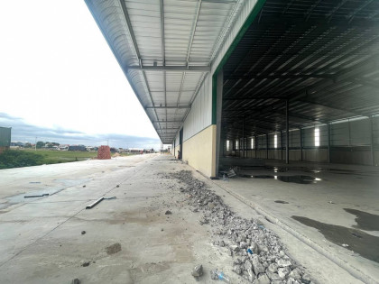 ឃ្លាំងនៅសែនសុខ Warehouse in Phnom Penh Capital